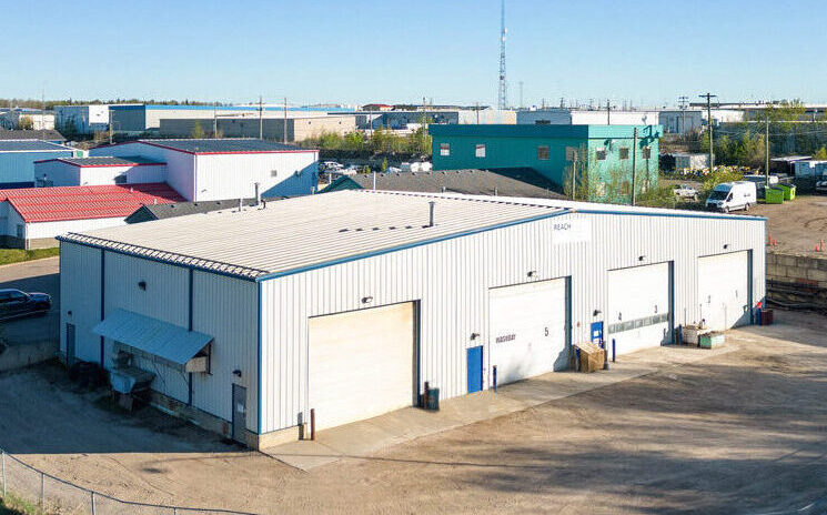Four Bay Industrial Property with Yard – Fort McMurray