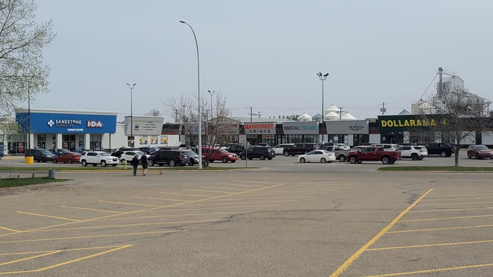 henday-centre-innisfail Henday Centre, Innisfaul